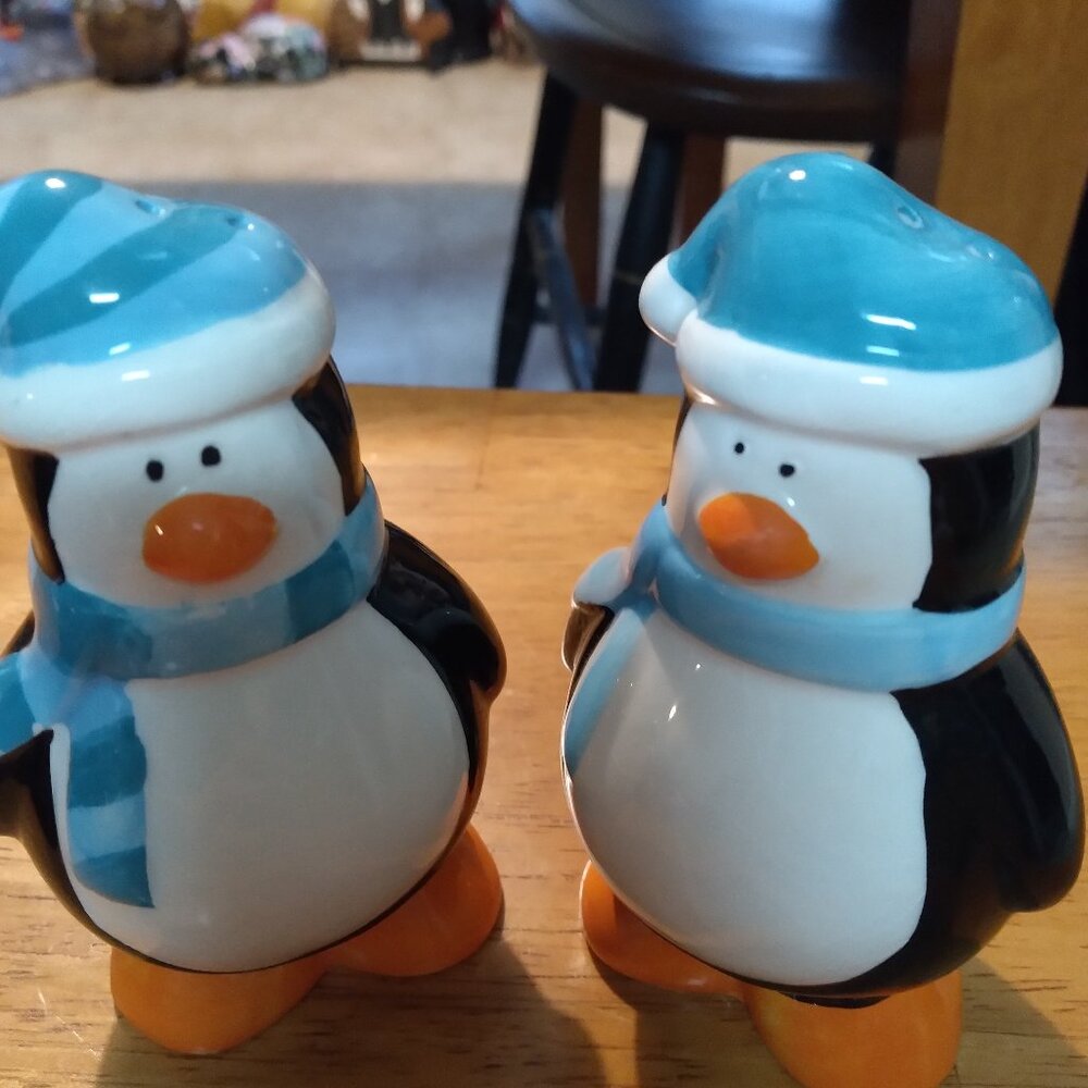 Happy-time Seasonal Salt and Pepper Penguins